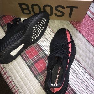 Paid of brand new Yezzy350🔥